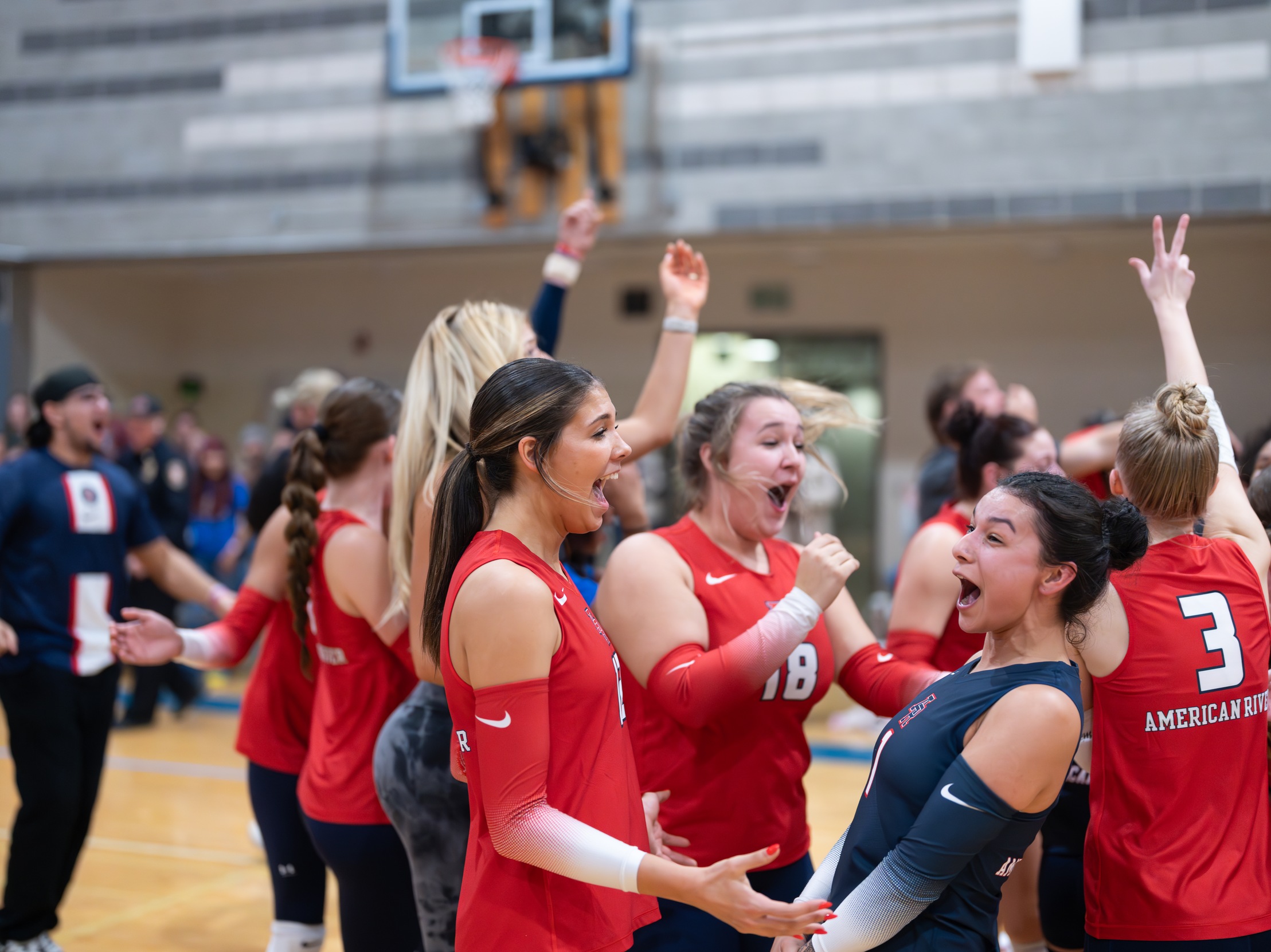Volleyball Makes It Eight In a Row After Defeating #3 Sierra College